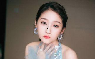 娱乐圈女星吃瓜小说,揭秘女星背后的秘密与八卦风云