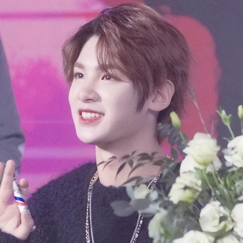 吃瓜娱乐黄明昊视频大全,笑料百出，欢乐无限