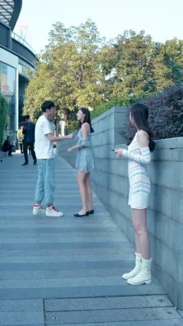 娱乐吃瓜情侣吵架,甜蜜变硝烟，真相背后谁主沉浮？